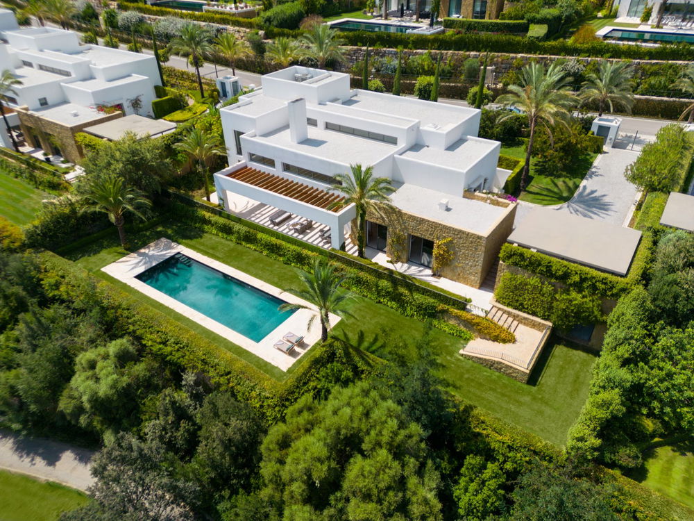 Finca Cortesin – Green 10, Villa 12: A Captivating Golfside Sanctuary of Modern Elegance 464964358