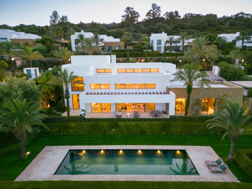 Finca Cortesin – Green 10, Villa 12: A Captivating Golfside Sanctuary of Modern Elegance 464964358