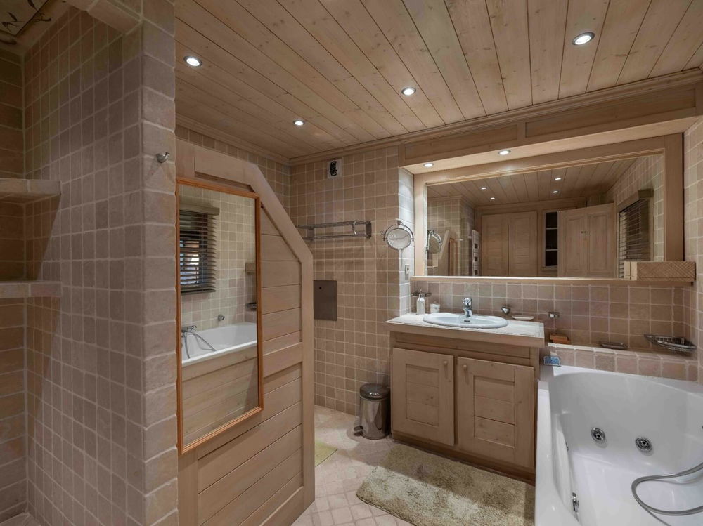 Exceptional apartment in Méribel – 5 bedrooms, sunny terrace and private hammam 487631786