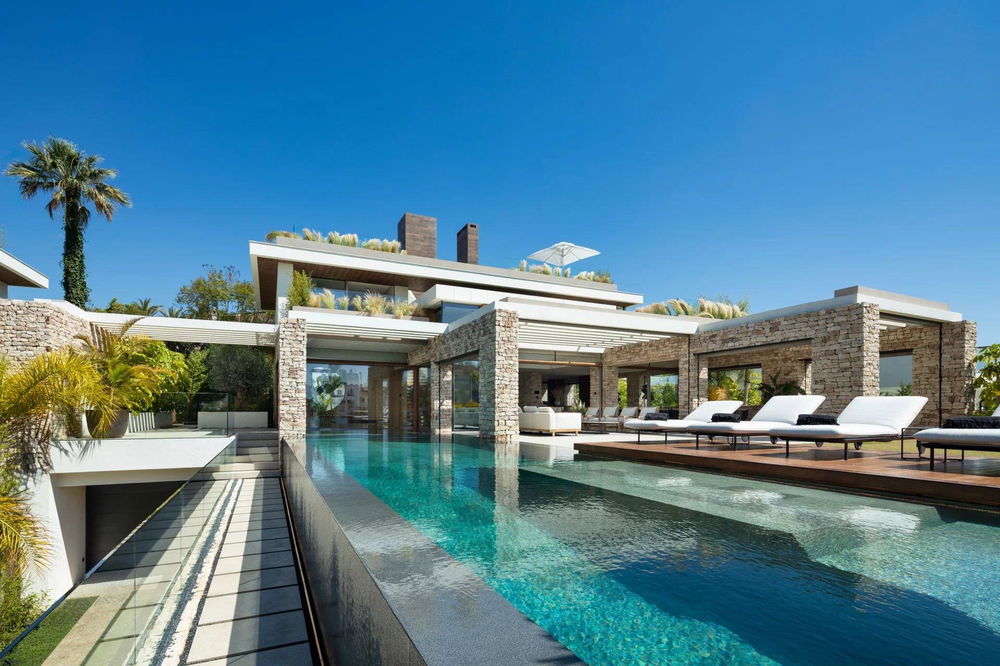 Superb Modern Villa for Sale in Nueva Andalucia | Infinity Pool & Sea View 540444220