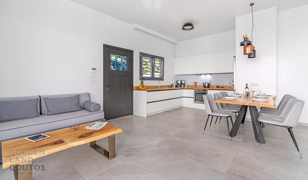 Traditional house with panoramic views, swimming pool and possibility 559332202