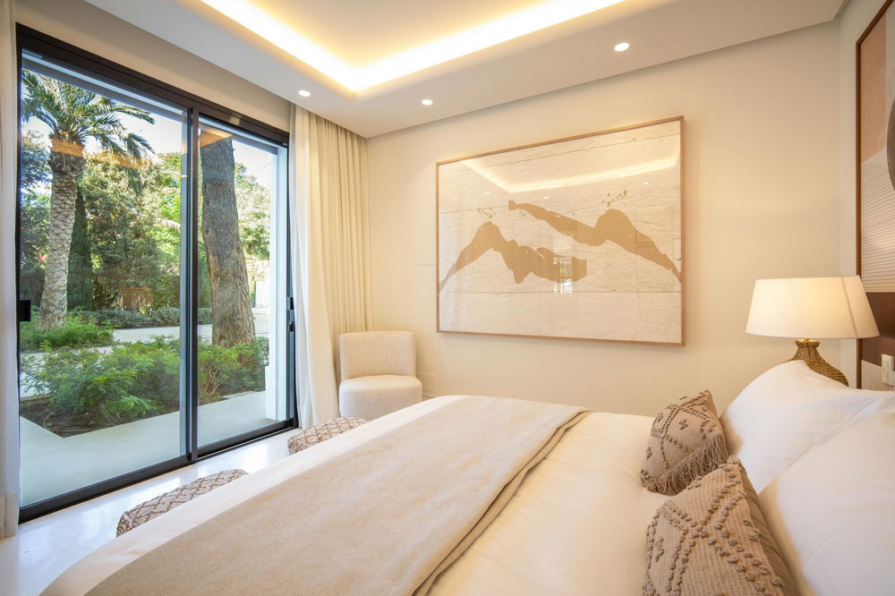 Prestige Villa on Marbella’s Golden Mile – An Ode to Elegance and Refinement 561011857