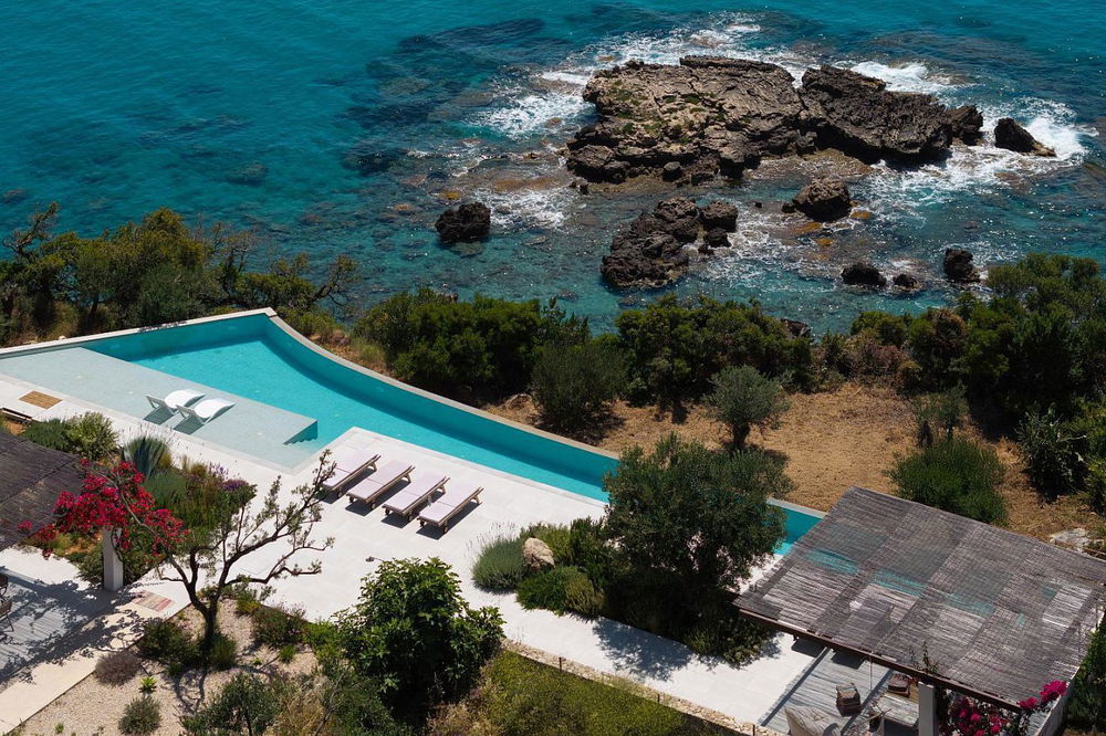 Luxury Villa for Sale in Corfu by the Sea with Panoramic Views and Private Pool 591938520