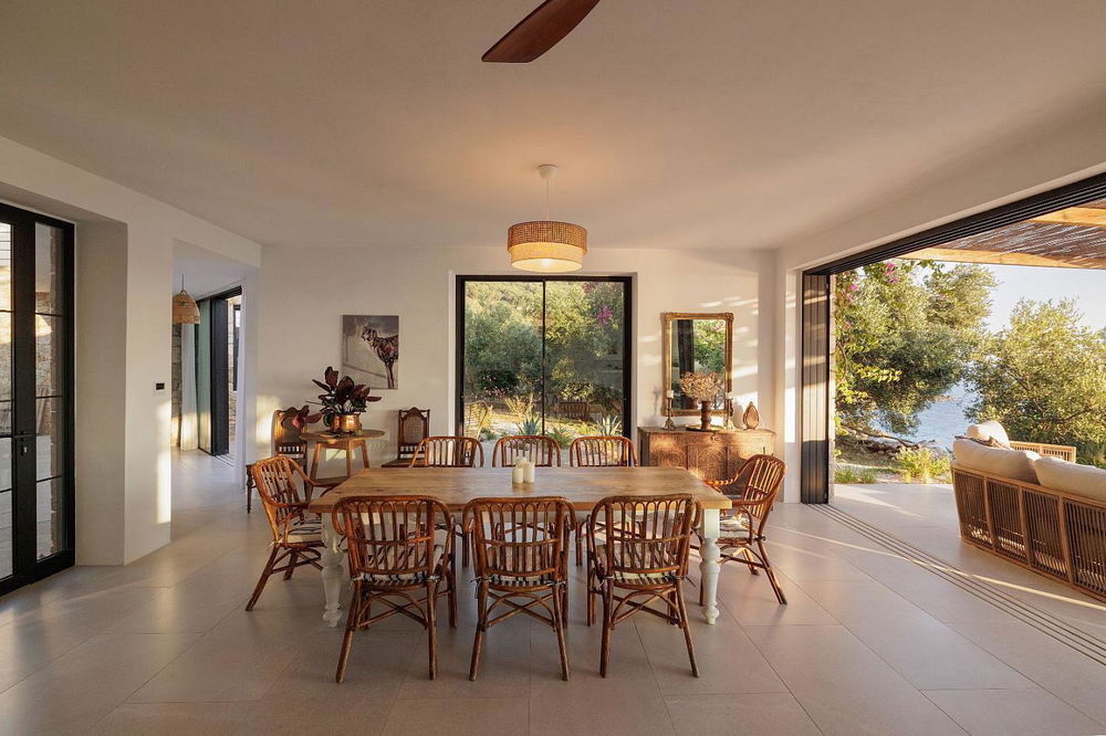 Luxury Villa for Sale in Corfu by the Sea with Panoramic Views and Private Pool 591938520