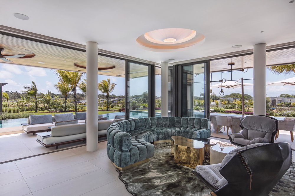 Discover this splendid luxury villa on the Anahita estate 604081451