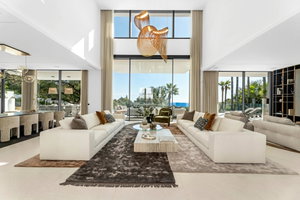Sea-view villa for sale in Marbella Golden Mile, Marbella | Villa Allure 612923029
