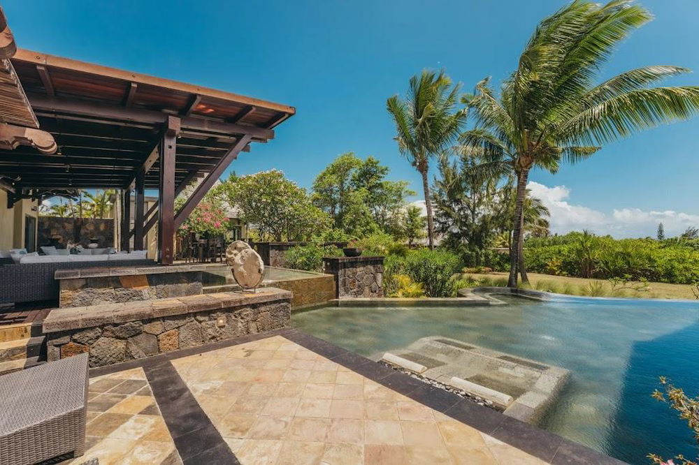Bel Ombre Luxury villa with infinity pool for sale | Heritage Valriche 672354924