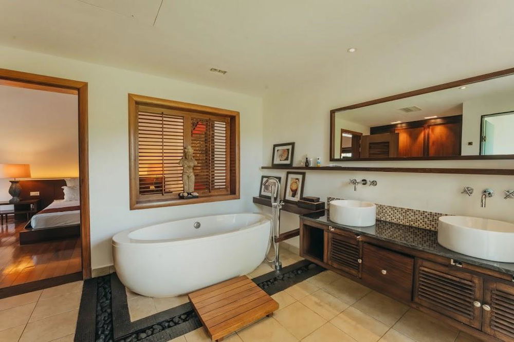 Bel Ombre Luxury villa with infinity pool for sale | Heritage Valriche 672354924