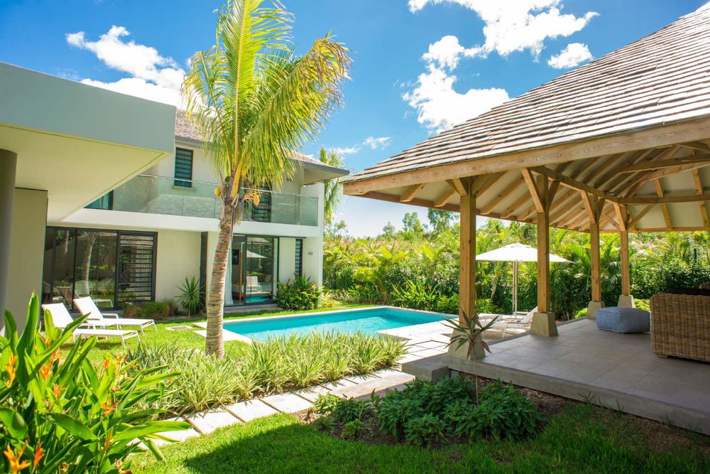 For Sale: Luxury 3-Bedroom Villa with Private Pool in Rivière Noire, Mauritius 699191697