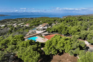 Villa Pine for sale in Porto Heli 708589043