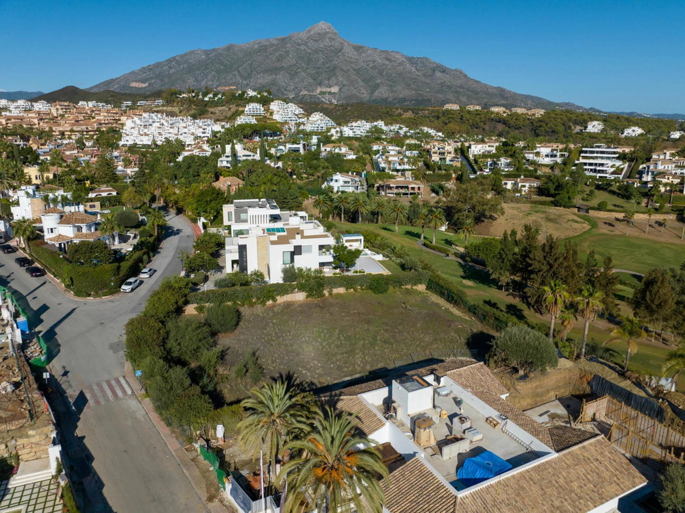 Luxury villa for sale in Nueva Andalucia, Marbella | Pleyades 20 710918094