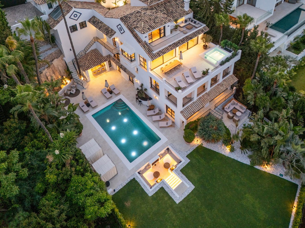 Villa for sale in Marbella – Nueva Andalucia | Villa Cielo… 718705974