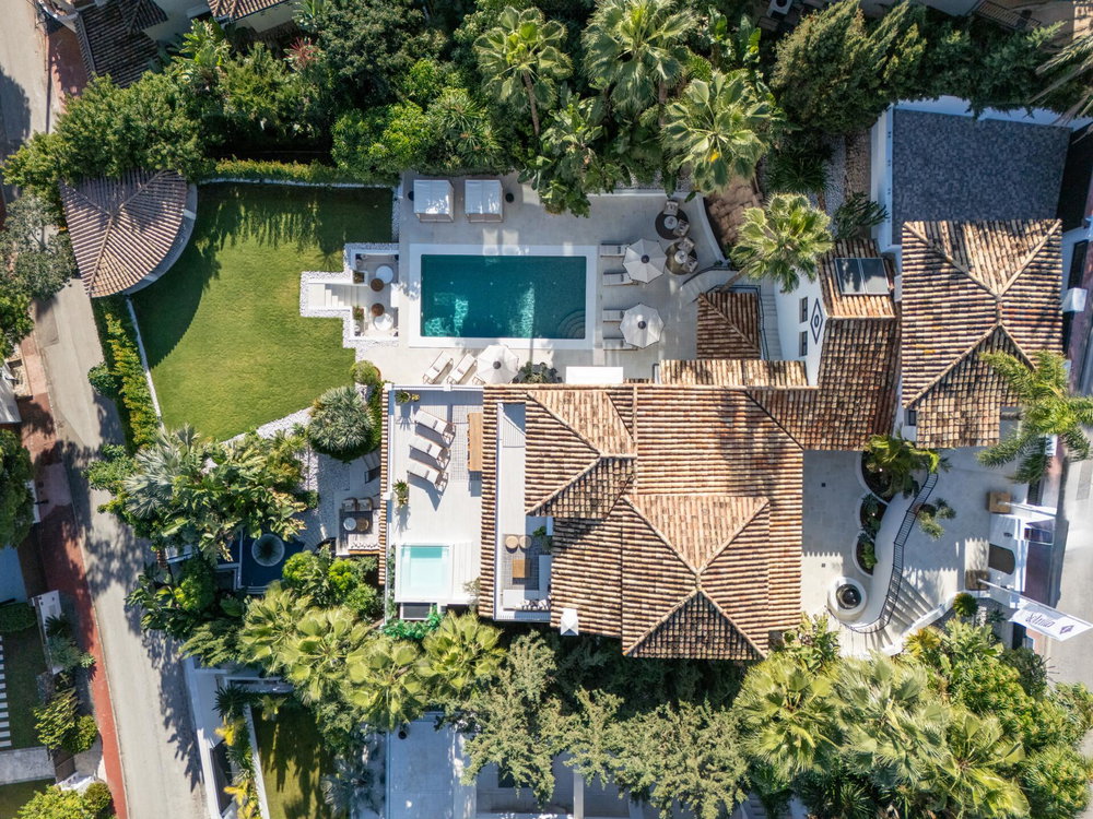 Villa for sale in Marbella – Nueva Andalucia | Villa Cielo… 718705974