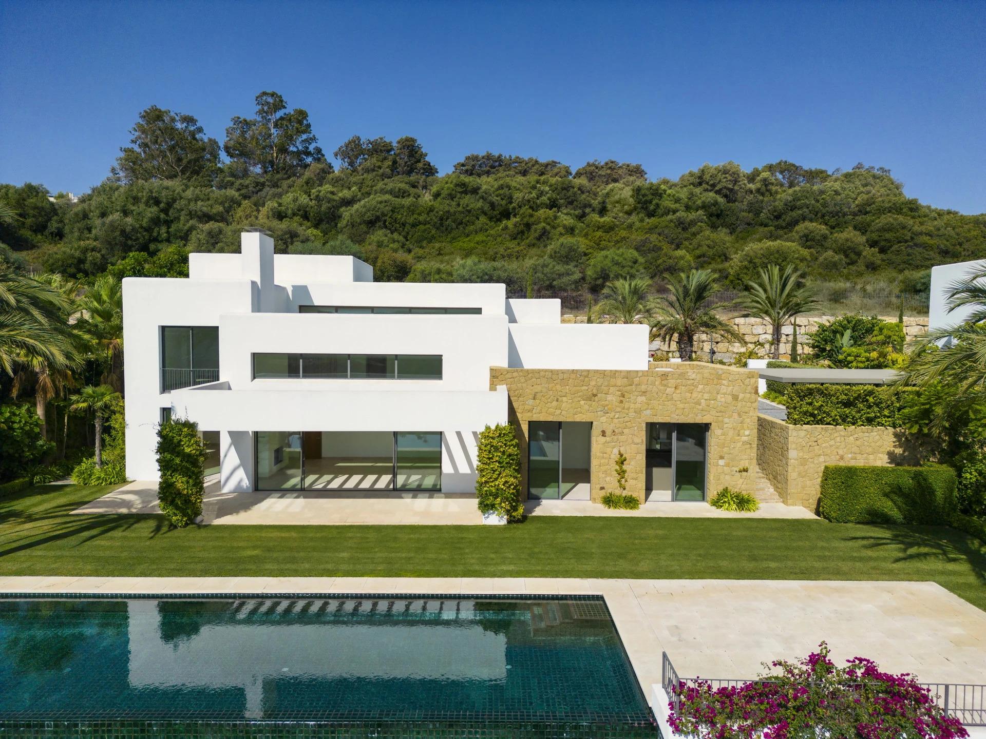 Frontline golf villa for sale in Casares del Sol - Casares Golf, Casares | Green 10 - Villa 4 722559754