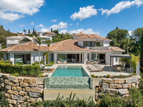 Sea-view villa for sale in El Herrojo, Benahavis | Casa Calma 72435726