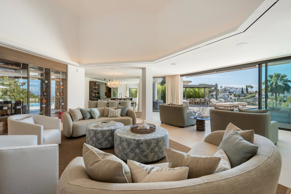 Sea-view villa for sale in El Herrojo, Benahavis | Casa Calma 72435726