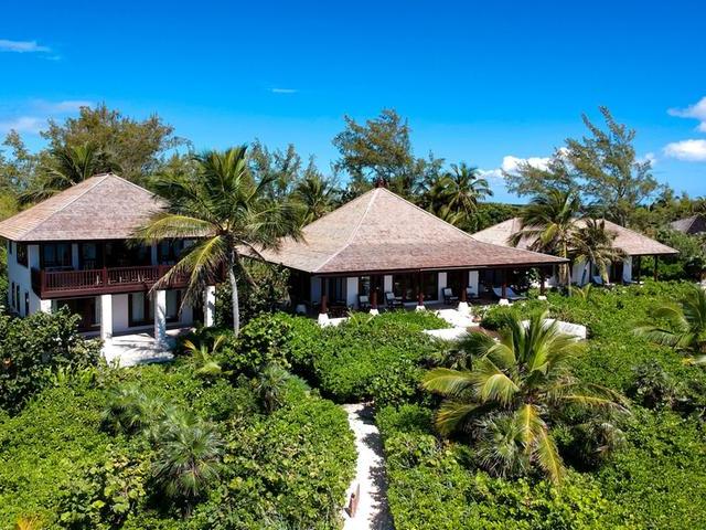 Invest in a luxury property in the heart of the Bahamas. 727643182