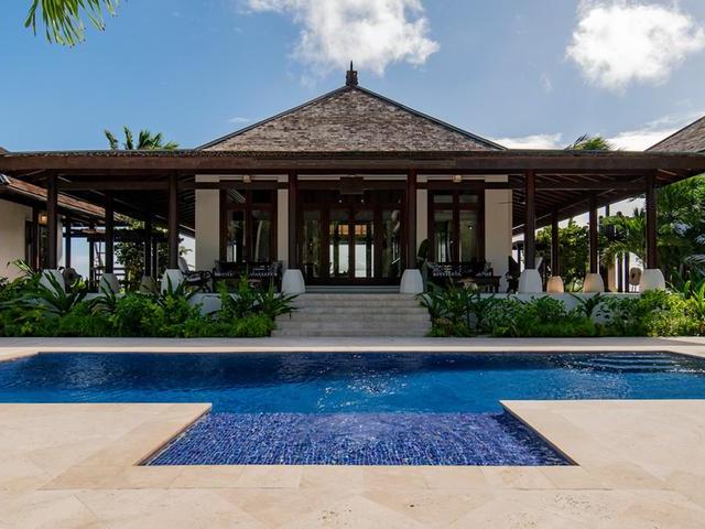 Invest in a luxury property in the heart of the Bahamas. 727643182