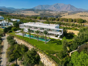 Luxury villa for sale in Marbella | Golfside Villa 10 754152610