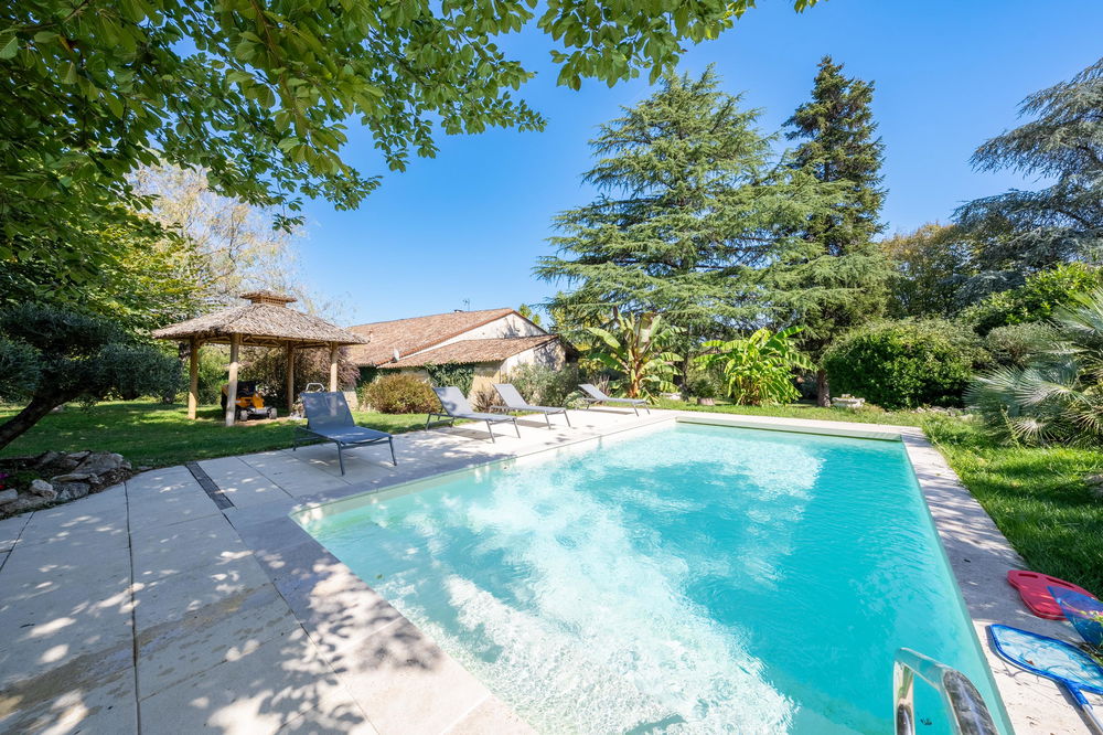 Exceptional Villa for Sale near Bordeaux and Saint-Émilion – Historic House with Garden and Pool 814338635