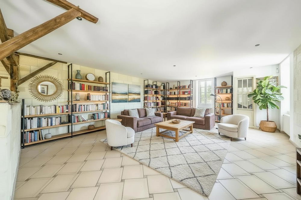 Exceptional Villa for Sale near Bordeaux and Saint-Émilion – Historic House with Garden and Pool 814338635