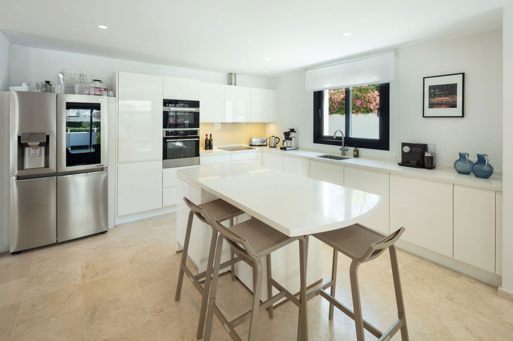 Modern villa for sale in the heart of Marbella’s golf valley 840787192