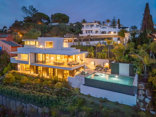 Sea-view villa for sale in Marbella Este, Marbella | Rosario 430 841954316