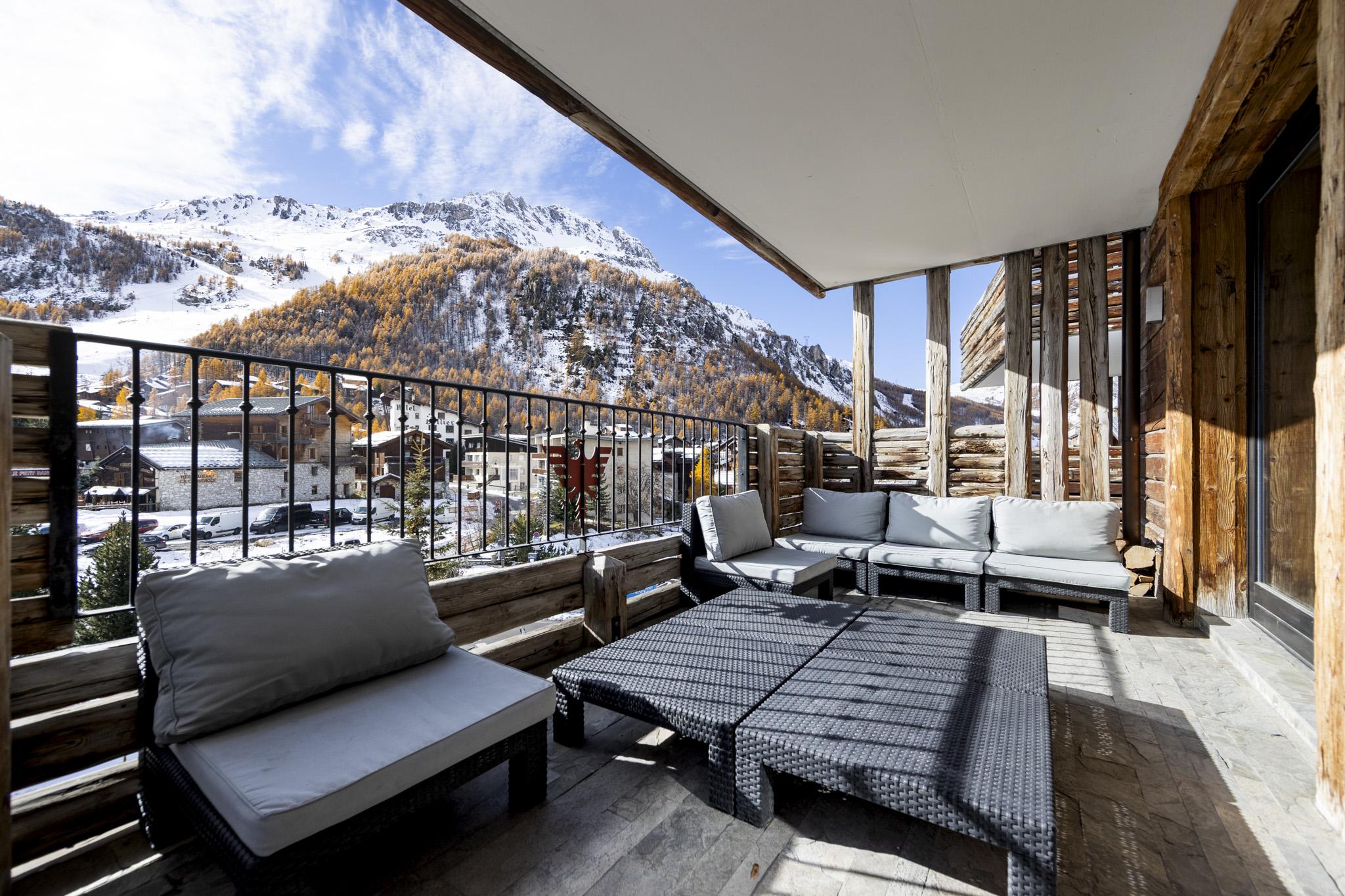 Exceptional 3-Bedroom Apartment in Val d’Isère – High Floor, Panoramic Views & Private Sauna 849919070