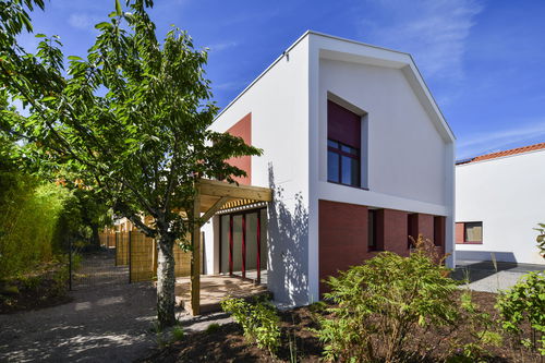 T5 Duplex Family House in Mérignac – Comfort and Brightness in a Green Setting 870082110