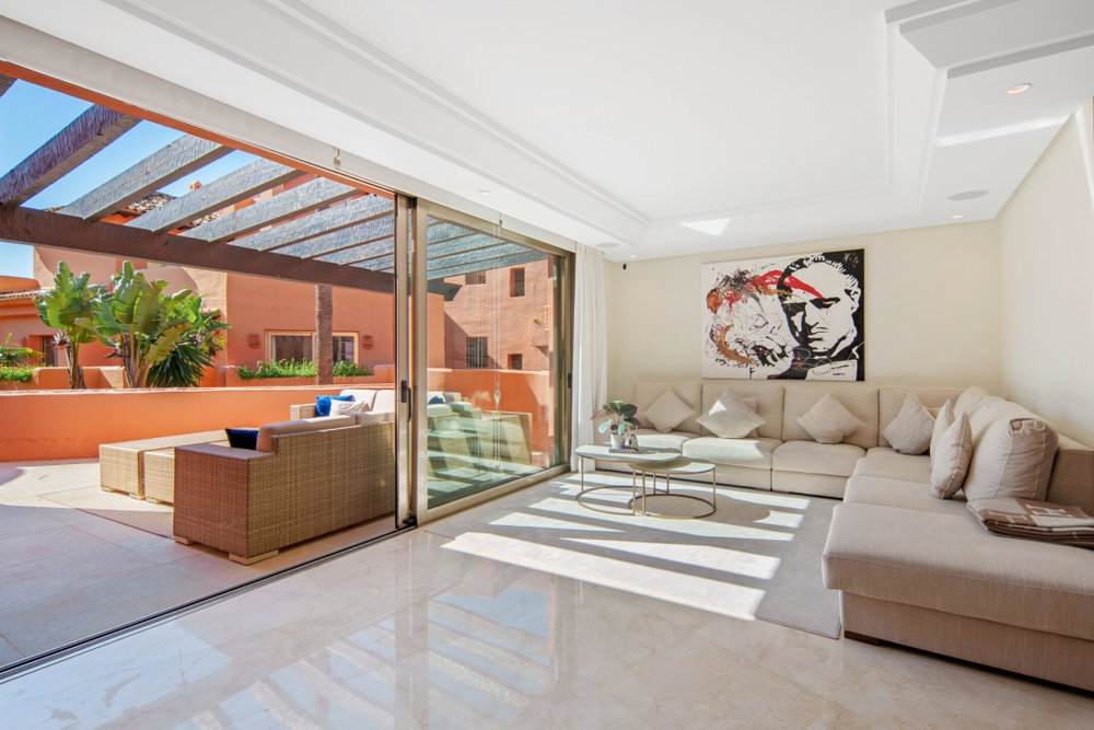 Sea-view villa for sale in Marbella Este, Marbella | La Morera 712 905623846