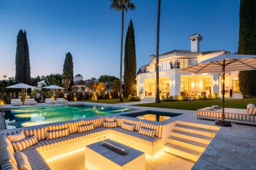 Luxury villa for sale in Nueva Andalucia, Marbella | Villa Karina 913248346