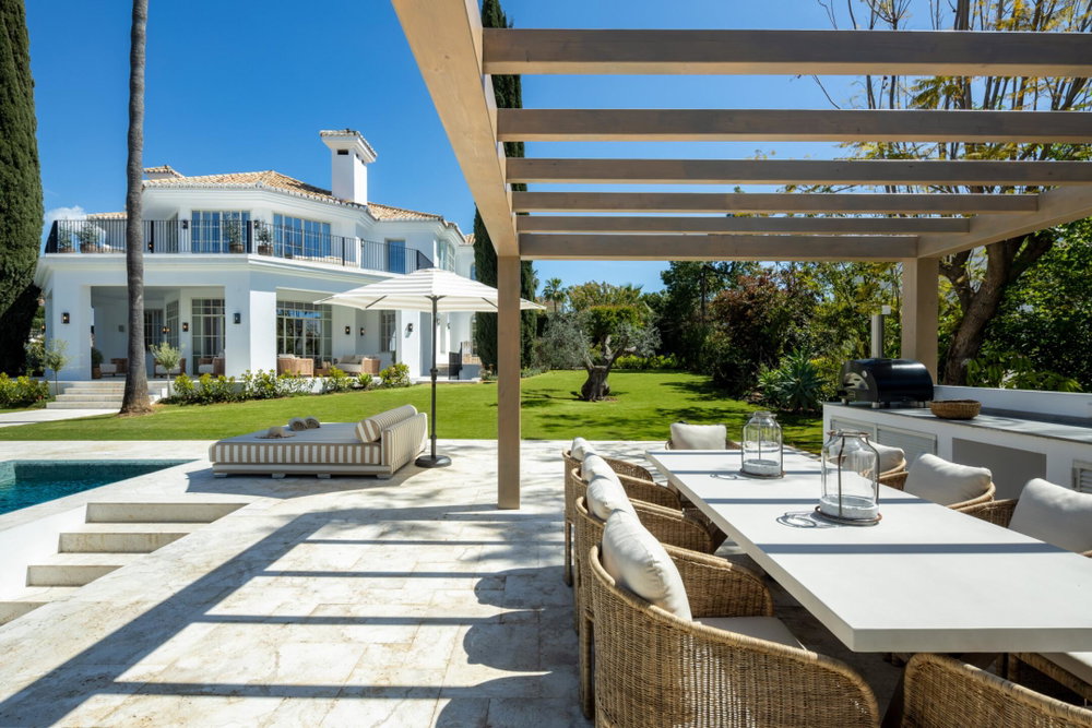Luxury villa for sale in Nueva Andalucia, Marbella | Villa Karina 913248346