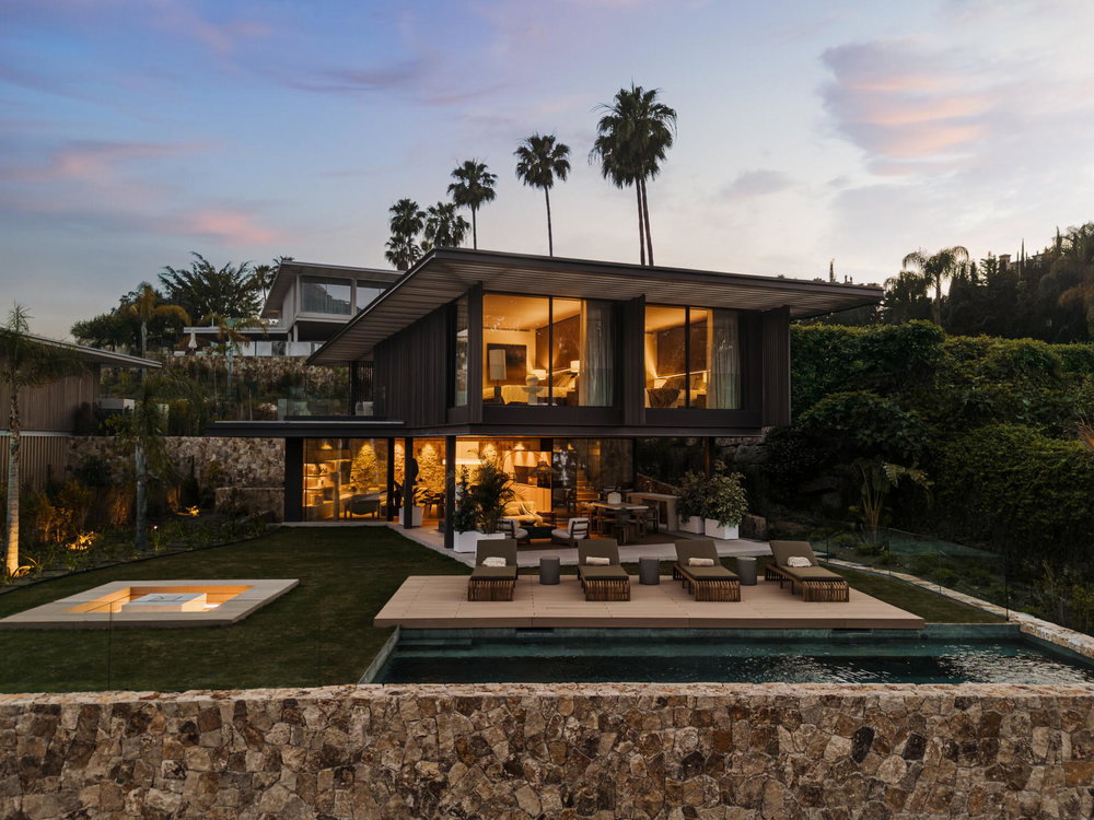Sea-view villa for sale in Nueva Andalucia, Marbella | Cerquilla 57A 923207500