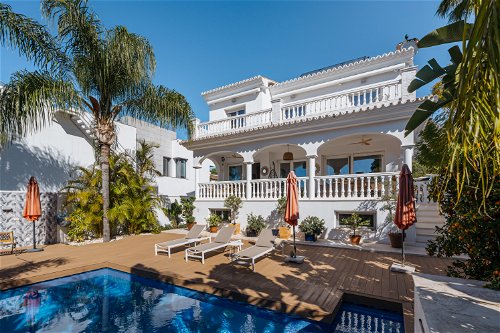 Invest in this charming villa with panoramic views in Nagüeles, Marbella 957111428
