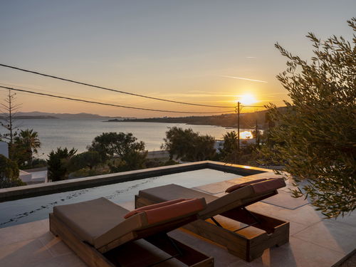 Paros – Parikia: Modern Beachside Villa with Pool & Panoramic Views 962215565