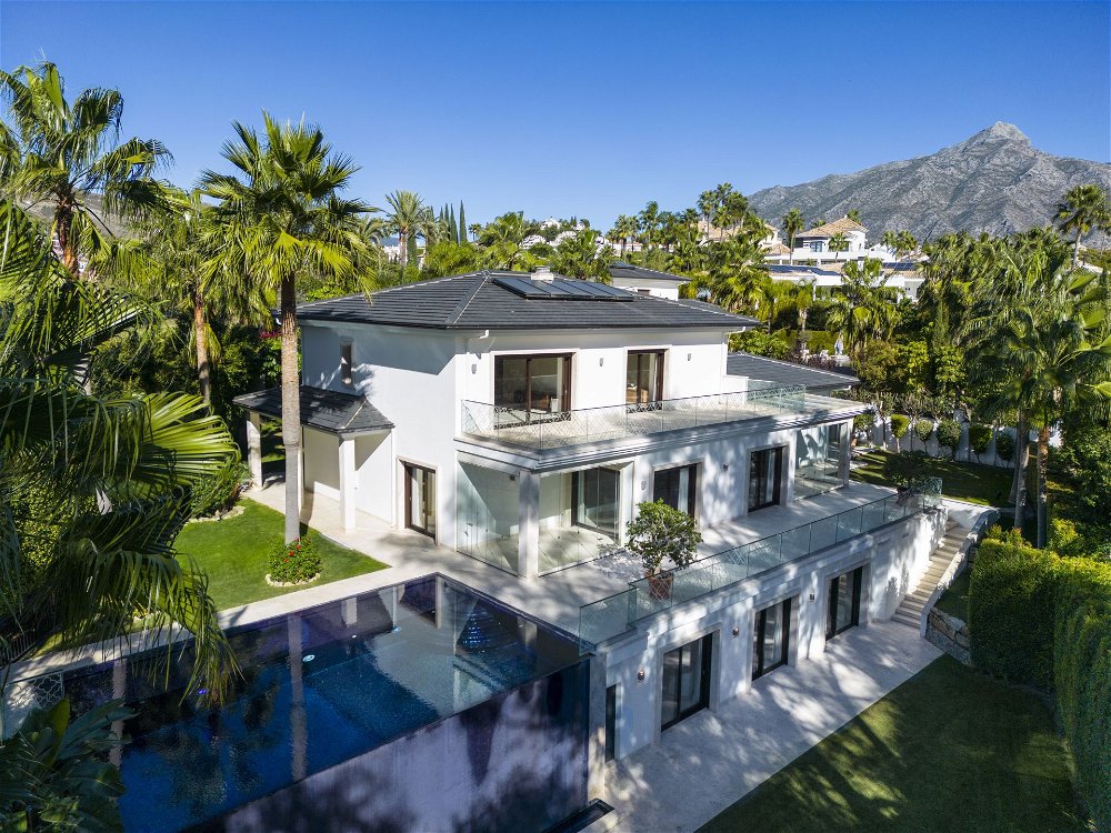 Prestigious golf villa for sale in Nueva Andalucia 973831460