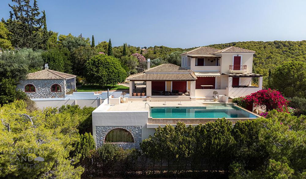 For sale: luxury villa in Greece – Escape and refinement guaranteed. 974106370