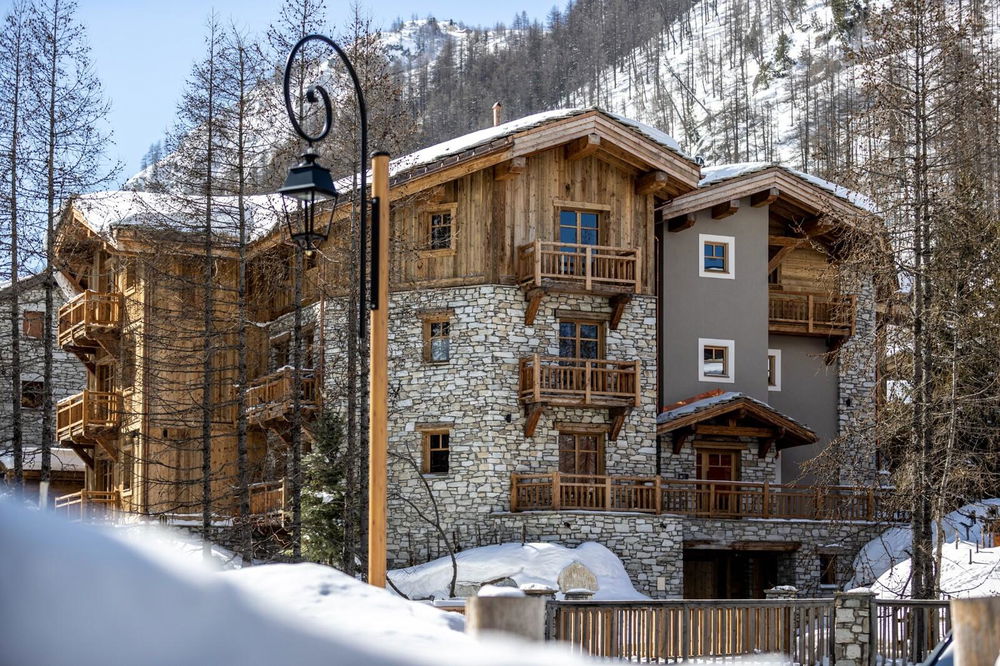 Exceptional apartment with fireplace and terraces in Val d’Isère 98814623