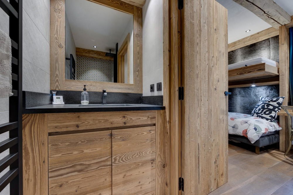 Exceptional apartment with fireplace and terraces in Val d’Isère 98814623