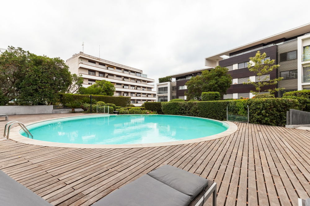 Elegant 3-Bedroom Apartment in the Exclusive Spazio Condominium, Estoril 1260097384