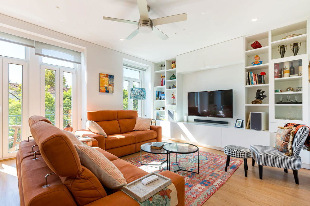 Spacious 3-Bedroom Apartment with Garage in Saldanha, Lisbon 873656293