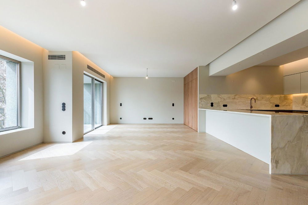 Renovated Three-Bedroom Apartment in the Iconic Entreposto Building – Amoreiras, Lisbon 4170968024