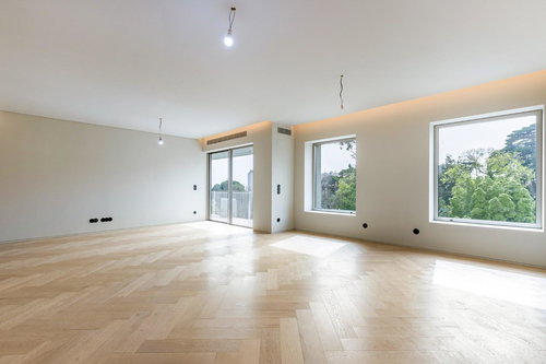 Renovated Three-Bedroom Apartment in the Iconic Entreposto Building – Amoreiras, Lisbon 3208352008