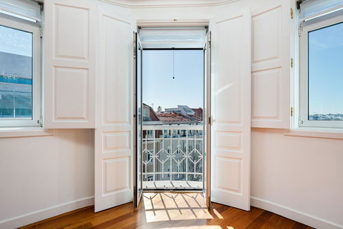 Fantastic 4 Bedroom Duplex, Marquês de Pombal, Lisbon 272407029