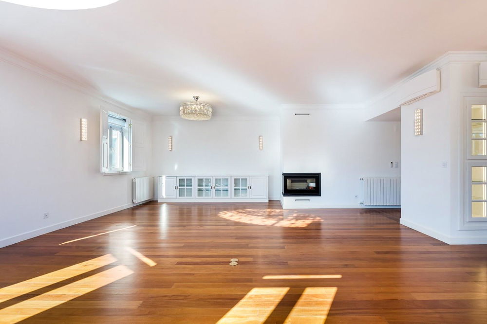 Fantastic 4 Bedroom Duplex, Marquês de Pombal, Lisbon 272407029