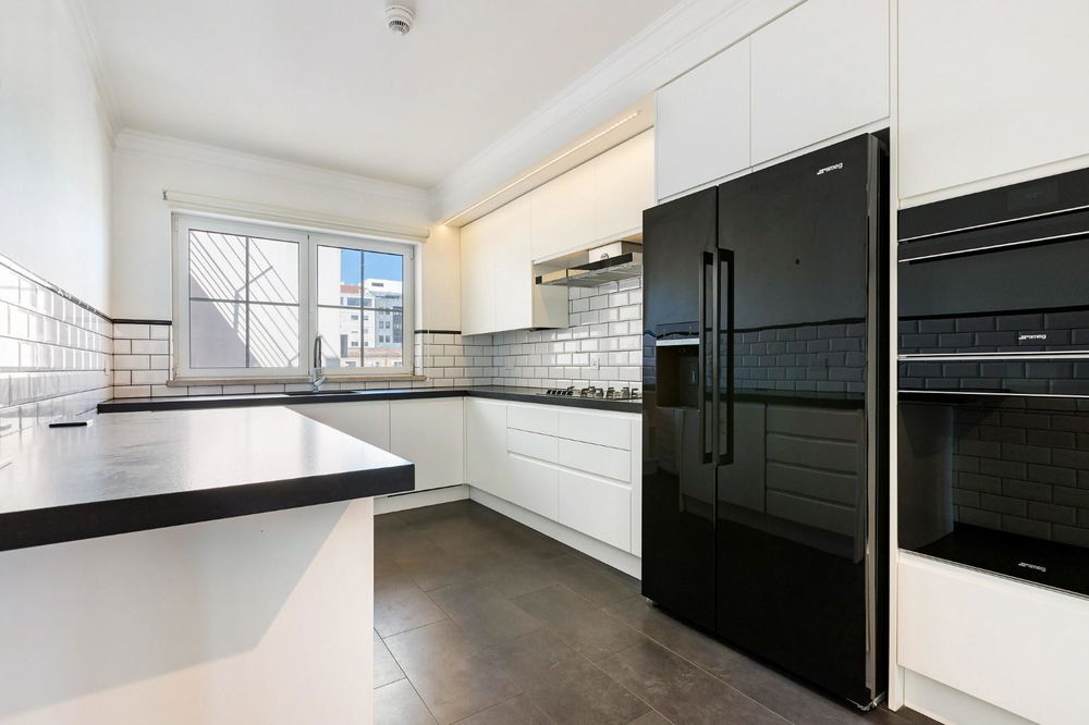 Fantastic 4 Bedroom Duplex, Marquês de Pombal, Lisbon 272407029