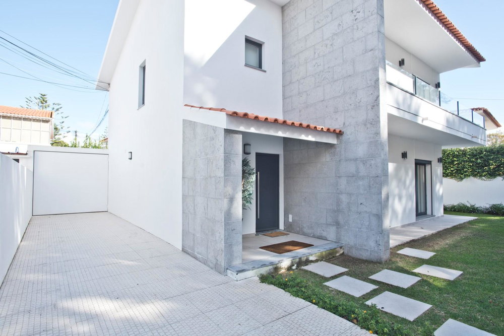 Elegant Fully Renovated 4-Bedroom Villa in Bairro do Rosário, Cascais 489578915