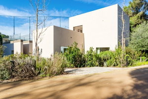 Contemporary villa with pool and golf course views in Marinha Prime 3452736950