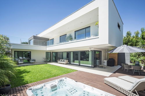 Contemporary 4-Bedroom Villa in Birre, Cascais 144253054