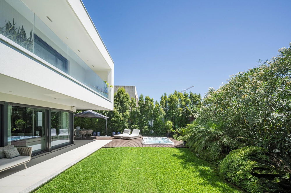 Contemporary 4-Bedroom Villa in Birre, Cascais 144253054